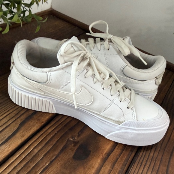 Nike Women's Court Legacy Lift platform sneakers - Picture 5 of 7